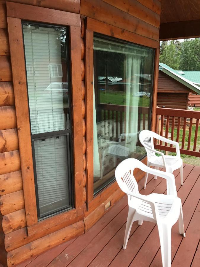 Gwin'S Lodge & Roadhouse Cooper Landing Exteriör bild