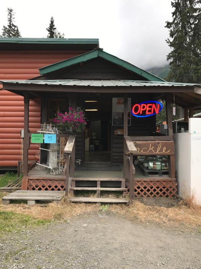 Gwin'S Lodge & Roadhouse Cooper Landing Exteriör bild