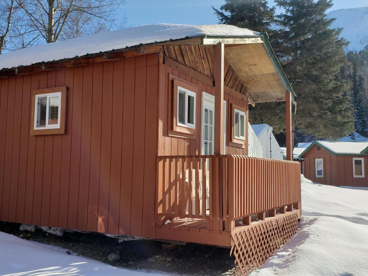 Gwin'S Lodge & Roadhouse Cooper Landing Exteriör bild