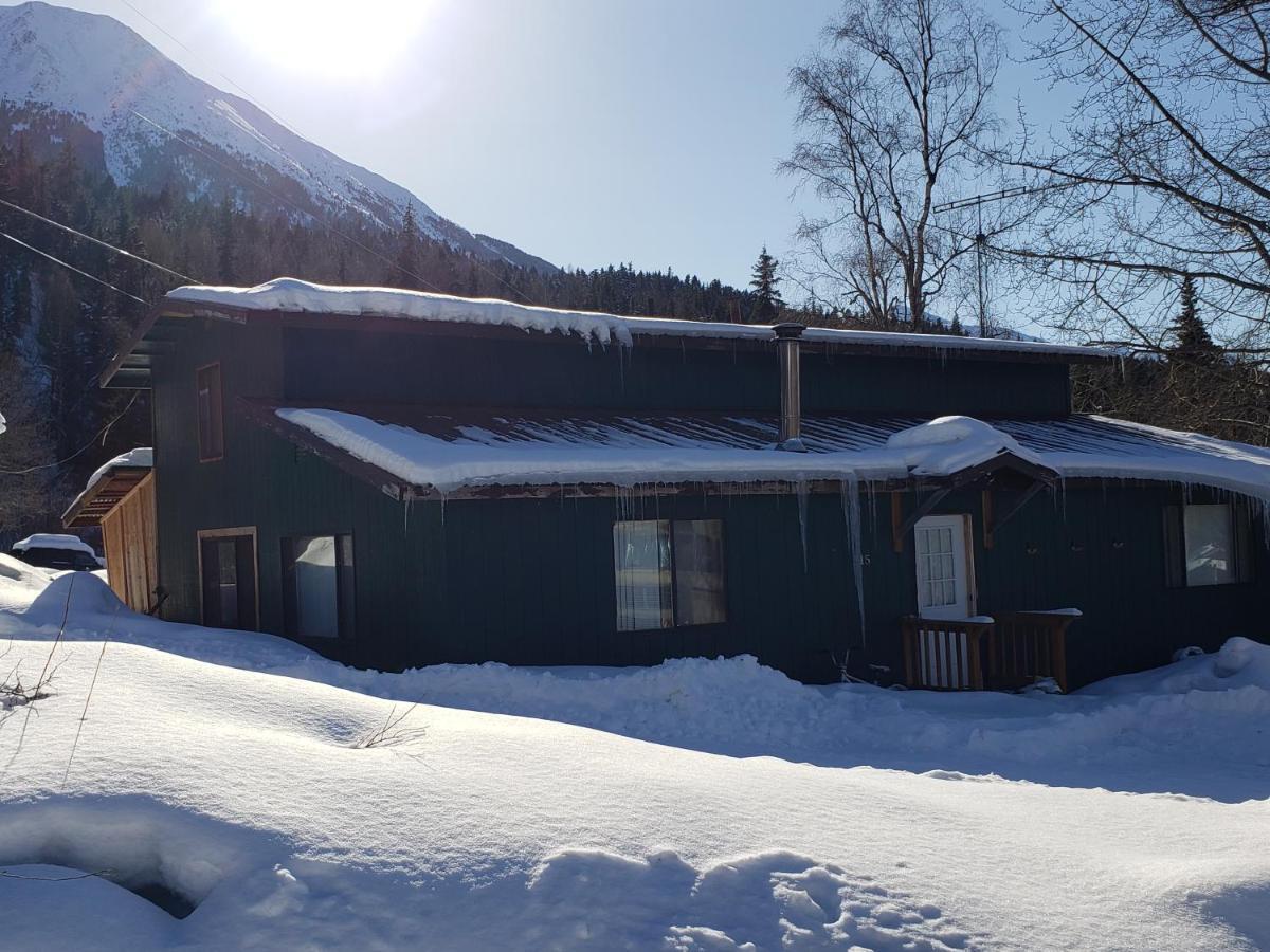 Gwin'S Lodge & Roadhouse Cooper Landing Exteriör bild