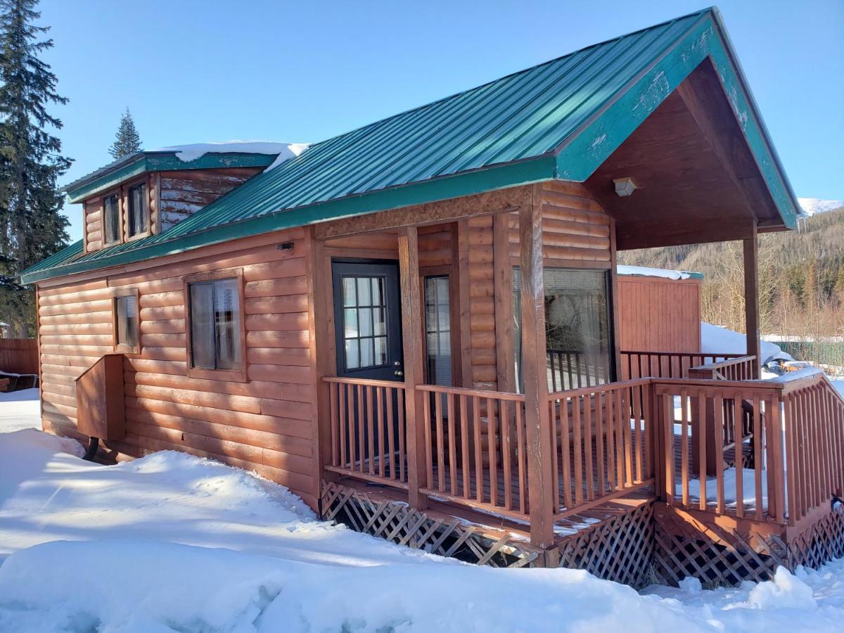 Gwin'S Lodge & Roadhouse Cooper Landing Exteriör bild